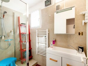 Bathroom - "Le Tau" mit Balkon by Interhome (Saintes Maries de la Mer)