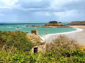 Beach - 8 bis 10 pers. Strände , GR zu Fuß by Interhome (Cancale)