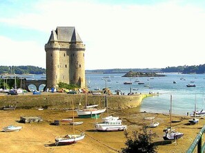 Marina - 8 bis 10 pers. Strände , GR zu Fuß by Interhome (Cancale)