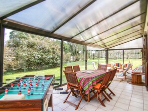 Game room - 8 bis 10 pers. Strände , GR zu Fuß by Interhome (Cancale)