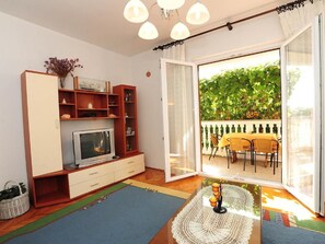 TV - Apartment Sara by Interhome (Zadar)