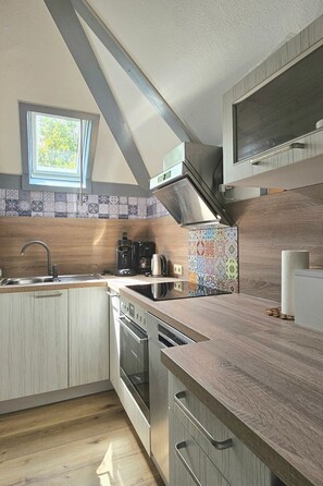 Refrigerador, microondas, horno y lavavajillas 