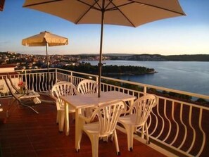 Outdoor dining - Trogir Yellow House A2 by Interhome (Trogir)
