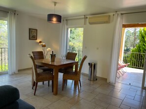Dining - Apartment mit Pool Infinity by Interhome (Montauroux)