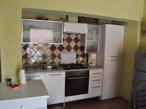 Private kitchen - les amandiers by Interhome (Aups)