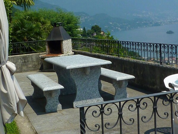 Outdoor dining - Casa Ninfea by Interhome (Brissago)
