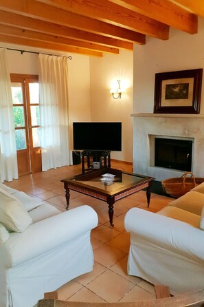 TV, fireplace, DVD player - Finca Mallorquina by Interhome (Son Serra de Marina)