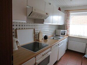 Fridge, oven, dishwasher, cookware/dishes/utensils - Wohnung in Kellenhusen mit Grill und Garten by Interhome (Kellenhusen)