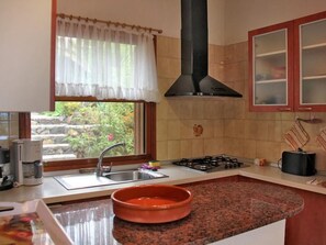 Fridge, cookware/dishes/utensils - La Gomera by Interhome (El Paso)