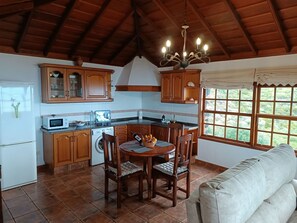 Interior - in Monte Breñas mit Grill, Terrasse und Garten by Interhome (Lodero)