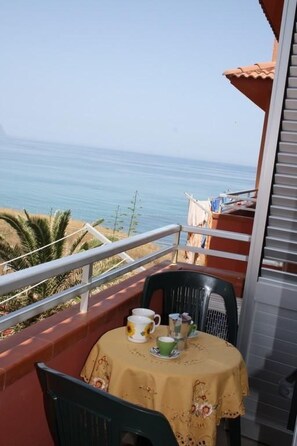 Outdoor dining - Wohnung in Balestrate mit kostenlosem Parkplatz by Interhome (Balestrate)