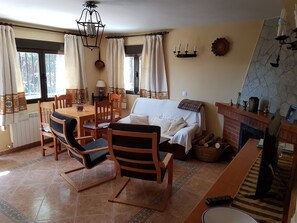 TV, fireplace, DVD player - Mitten in der Natur by Interhome (Navarredonda de Gredos)