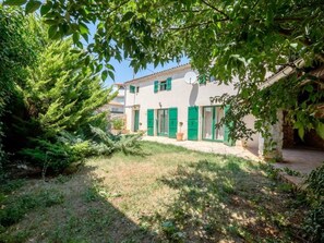 Exterior - Wunderschöne Steinvilla mit privatem Garten und Terrasse by Interhome (Bokordici)