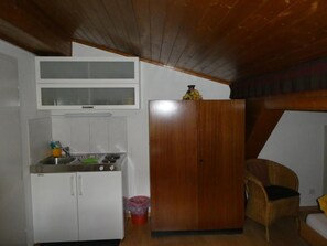 Kühlschrank, Kochgeschirr/Geschirr/Besteck
