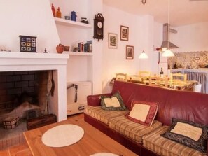 TV, fireplace, DVD player - La Casilla de la loma by Interhome (Albuñuelas)
