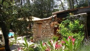 Property grounds - "La petite maison" (Das kleine Haus) by Interhome (Sillans-la-Cascade)