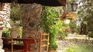 Outdoor dining - "La petite maison" (Das kleine Haus) by Interhome (Sillans-la-Cascade)