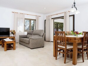 Living area - Schöne Villa in Cala Millor, Cala Bona by Interhome (Cala Bona)