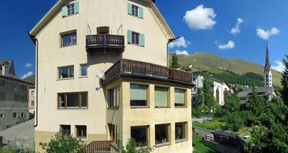 Chesa MĂŒller by Interhome