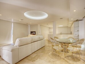 Interior - Ferienvilla "Villa Ocean View" by Interhome (Bendinant)