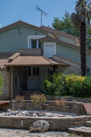 Exterior - für 10 Personen und 2 Kinder in Juricani, Istrien (Istrische Riviera) by Interhome (Umag/Juricani)