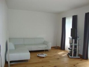 TV, DVD player - Haus am See by Interhome (Locarno)