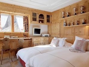 8 chambres, accès Internet