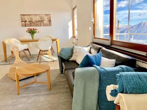 TV, fireplace - Casa Miranda "Montagna" by Interhome (Locarno)
