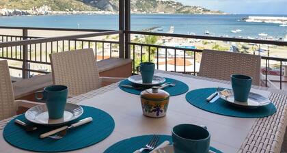 Casablù, a delightful two-room apartment on the Bay of Naxos