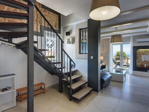 Interior - mit Blick auf das Wasser by Interhome (Medulin/Ližnjan)