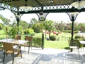 Outdoor dining - Villa "Los Arcos" mit privatem Garten und Terrasse by Interhome (Lepe)