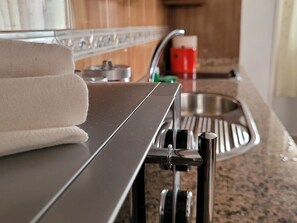 Fridge, microwave, cookware/dishes/utensils - Ideal für Telearbeit vom Strand aus by Interhome (Torremolinos)