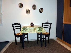Dining - in Müggelheim mit eigener Terrasse by Interhome (Berlin)