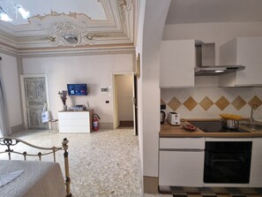 Frigorifero, forno, pentole/stoviglie/utensili