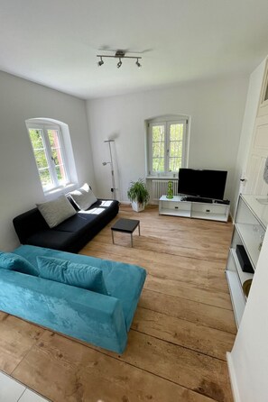 TV - Haus Sabine by Interhome (Hasel)