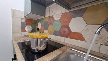 Frigorifero, forno, pentole/stoviglie/utensili