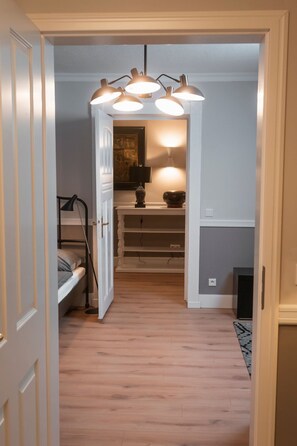 Internet - Große Ferienwohnung in Kissingenviertel by Interhome (Berlin)