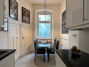 Dining - Altbauwohnung in Berlin by Interhome (Berlin)