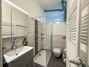 Bathroom - Altbauwohnung in Berlin by Interhome (Berlin)