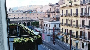 Unclassified image, 5 of 24, button - Balsamotto Palermo Zentral by Interhome (Palermo)