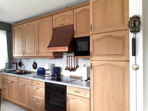 Fridge, microwave, oven, dishwasher - Landhaus am See by Interhome (Malente-Gremsmühlen)