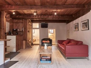 Living area - Apartment  by Interhome (Scuol)