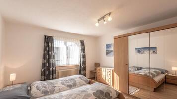 2 bedrooms, internet