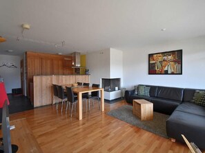 TV - Resi Fewo Bernina by Interhome (Samedan)