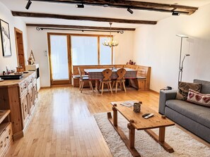 TV - Dmura - Fewo Bernina by Interhome (Samedan)