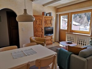 TV - 4 Bettwohnung by Interhome (Sils Maria)