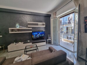 TV - Kala Flat von Holiday World by Interhome (Palermo)