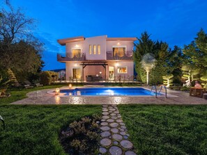 Exterior - Gemütliche Villa Zenia in Damatria by Interhome (Soroni)