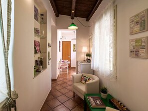 Interior - Wohnung mit Terrasse by Interhome (Palermo)