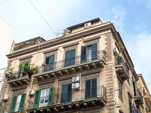 Exterior detail - Wohnung mit Terrasse by Interhome (Palermo)